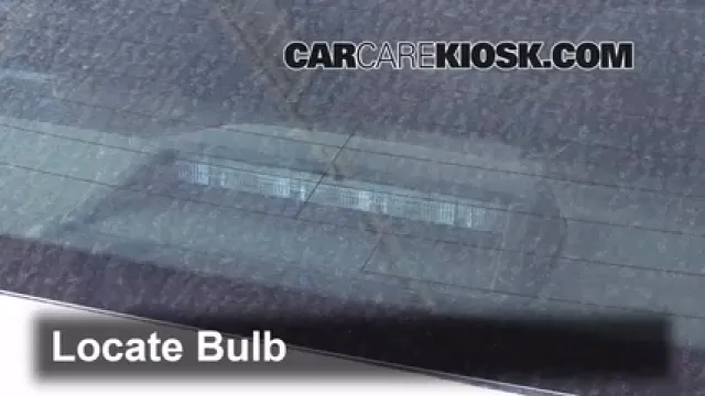 2014 Nissan Altima S 2.5L 4 Cyl. Éclairage Feu de freinage central (remplacer l'ampoule)